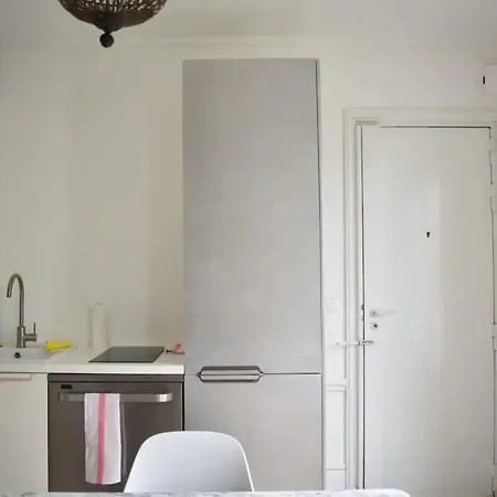 Modern 2 Bedroom Quai De Valmy Paris